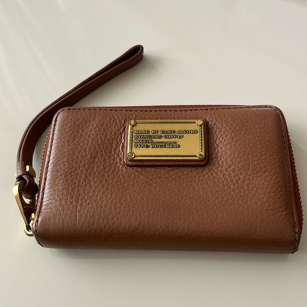 Marc Jacobs zip wallet